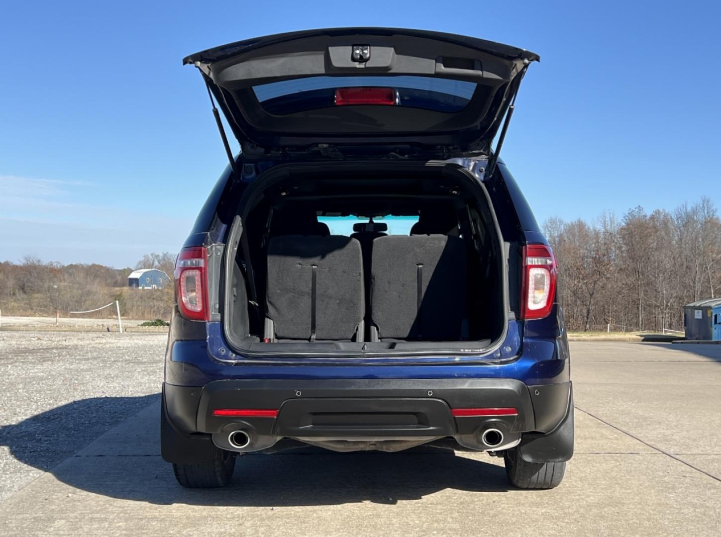 2011 BLUE /Black Cloth FORD EXPLORER XLT (1FMHK7D86BG) with an 3.5L engine, Automatic transmission, located at 2990 Old Orchard Rd., Jackson, MO, 63755, 37.354214, -89.612106 - Photo#19