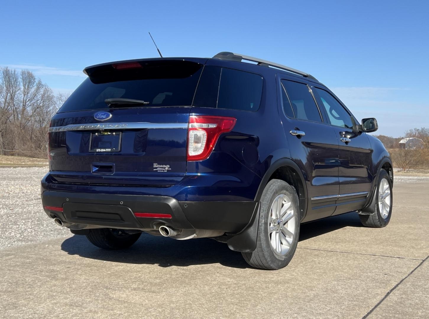 2011 BLUE /Black Cloth FORD EXPLORER XLT (1FMHK7D86BG) with an 3.5L engine, Automatic transmission, located at 2990 Old Orchard Rd., Jackson, MO, 63755, 37.354214, -89.612106 - Photo#8