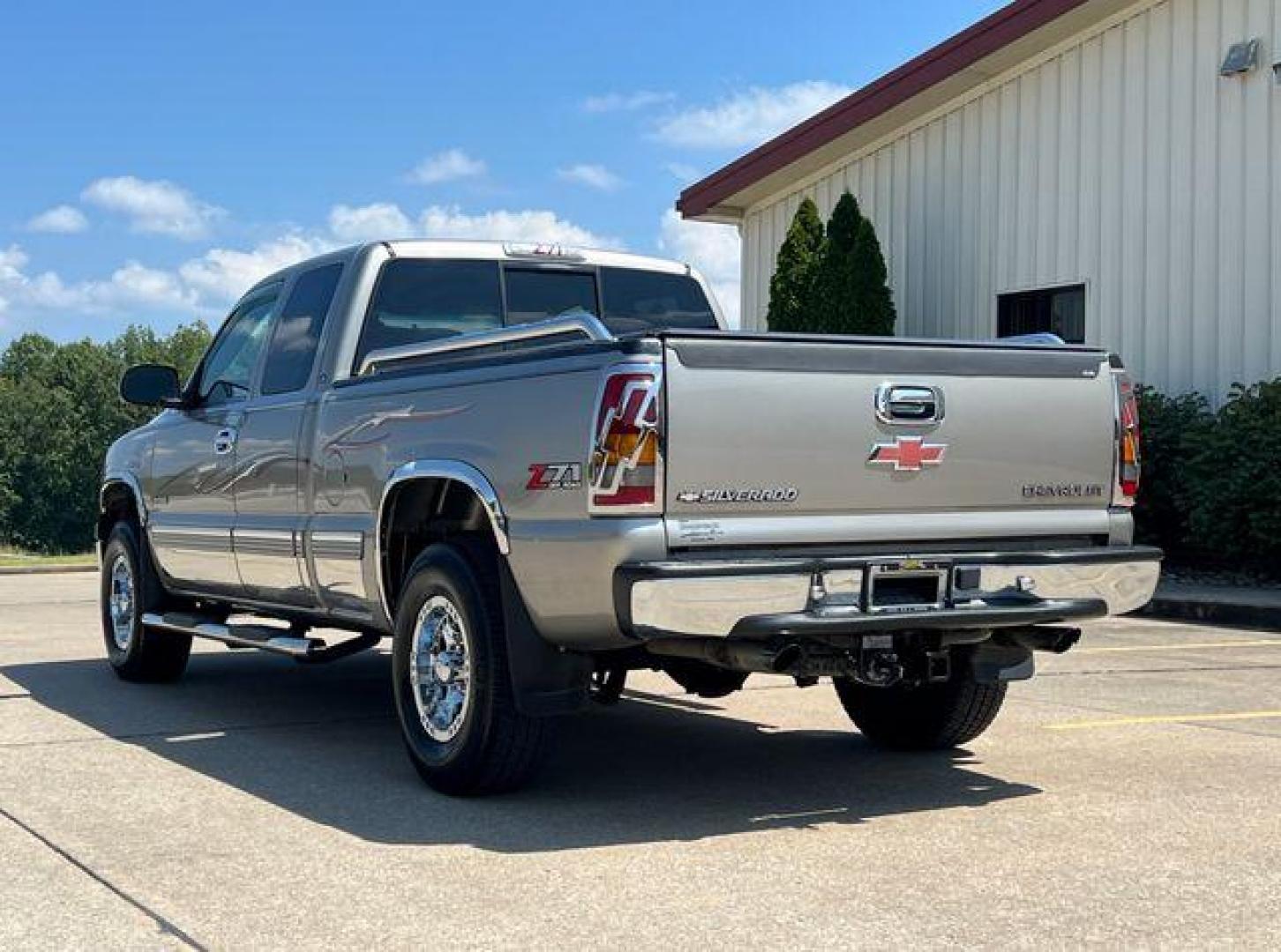 2002 TAN /Gray CHEVROLET SILVERADO 1500 (1GCEK19T62E) with an 5.3L engine, Automatic transmission, located at 2990 Old Orchard Rd., Jackson, MO, 63755, 37.354214, -89.612106 - Photo#8