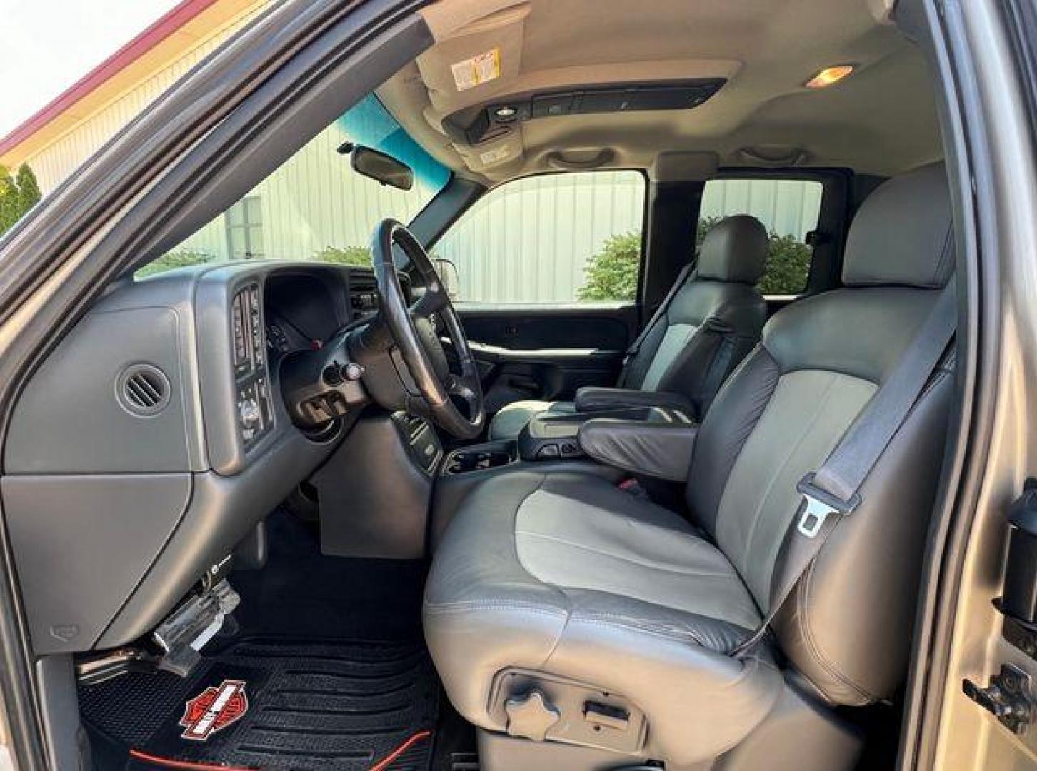 2002 TAN /Gray CHEVROLET SILVERADO 1500 (1GCEK19T62E) with an 5.3L engine, Automatic transmission, located at 2990 Old Orchard Rd., Jackson, MO, 63755, 37.354214, -89.612106 - Photo#13