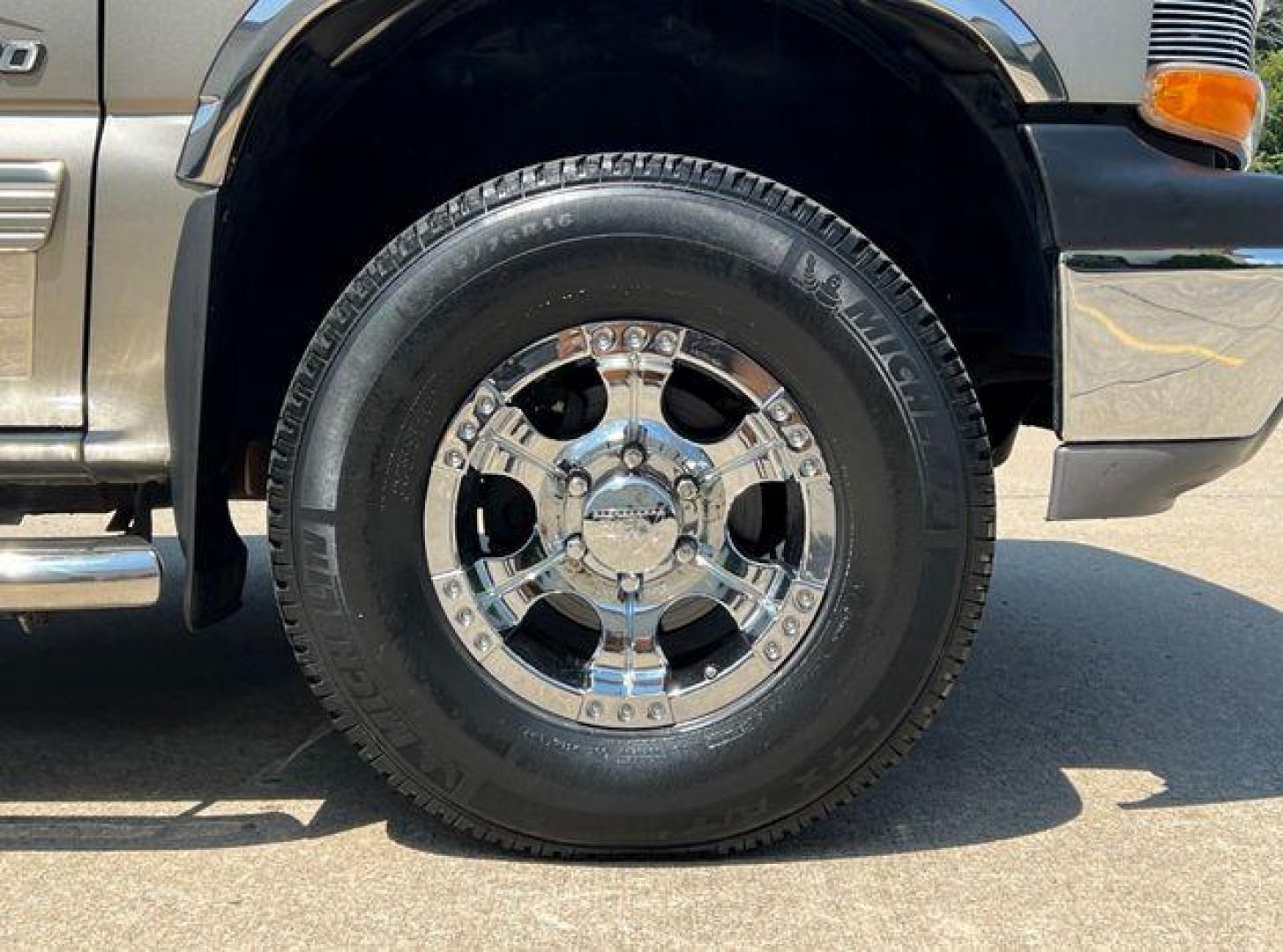 2002 TAN /Gray CHEVROLET SILVERADO 1500 (1GCEK19T62E) with an 5.3L engine, Automatic transmission, located at 2990 Old Orchard Rd., Jackson, MO, 63755, 37.354214, -89.612106 - Photo#36