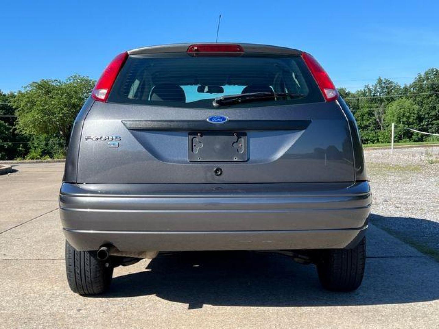 2007 GREY /Gray FORD FOCUS ZX3 (1FAFP31N37W) with an 2.0L engine, Automatic transmission, located at 2990 Old Orchard Rd., Jackson, MO, 63755, 37.354214, -89.612106 - Photo#6