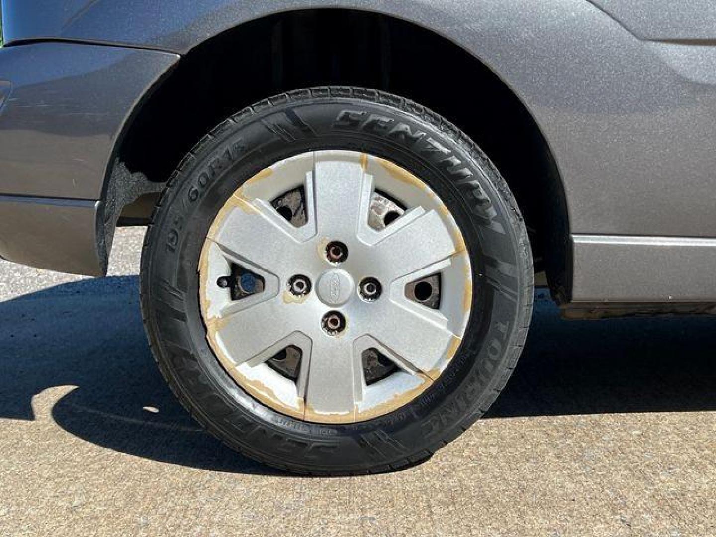 2007 GREY /Gray FORD FOCUS ZX3 (1FAFP31N37W) with an 2.0L engine, Automatic transmission, located at 2990 Old Orchard Rd., Jackson, MO, 63755, 37.354214, -89.612106 - Photo#33