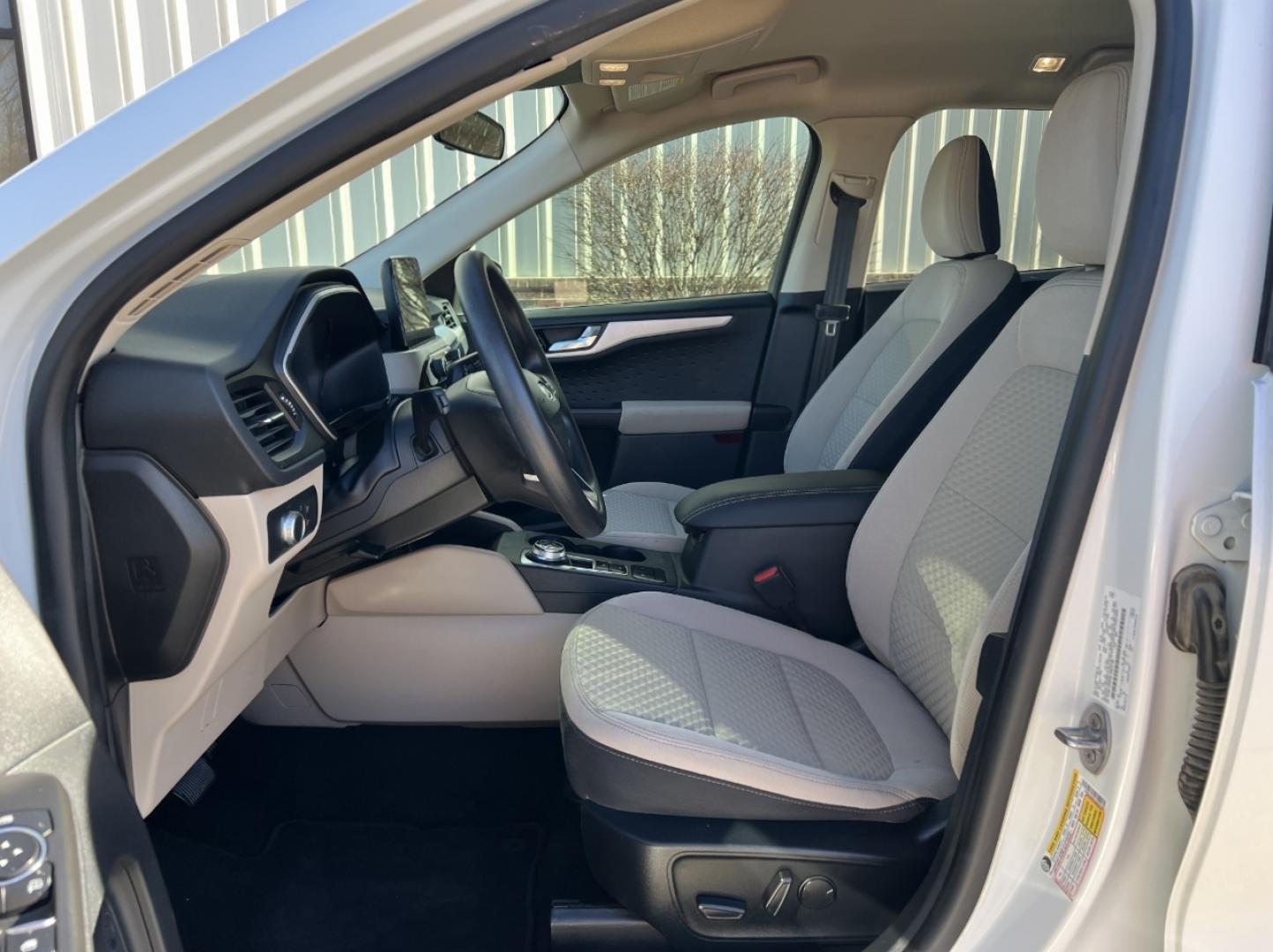 2020 WHITE /Tan Cloth FORD ESCAPE SE (1FMCU0G66LU) with an 1.5L 3 Cyl. engine, Automatic transmission, located at 2990 Old Orchard Rd., Jackson, MO, 63755, 37.354214, -89.612106 - 2020 Ford Escape SE Local 1-Owner 75xxx miles Front Wheel Drive 1.5L 3 Cyl. Automatic Navigation Backup Camera Heated Seats Power Driver Seat Bluetooth Cruise Power Windows/Locks/Mirrors We have financing available and we accept trades! Fill out a credit application on our website or co - Photo#14