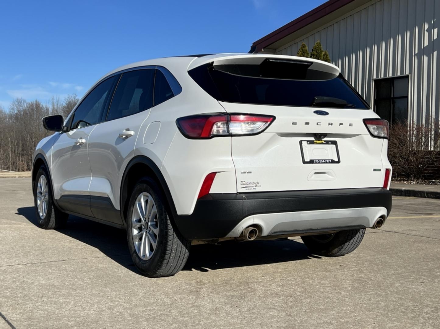 2020 WHITE /Tan Cloth FORD ESCAPE SE (1FMCU0G66LU) with an 1.5L 3 Cyl. engine, Automatic transmission, located at 2990 Old Orchard Rd., Jackson, MO, 63755, 37.354214, -89.612106 - 2020 Ford Escape SE Local 1-Owner 75xxx miles Front Wheel Drive 1.5L 3 Cyl. Automatic Navigation Backup Camera Heated Seats Power Driver Seat Bluetooth Cruise Power Windows/Locks/Mirrors We have financing available and we accept trades! Fill out a credit application on our website or co - Photo#10