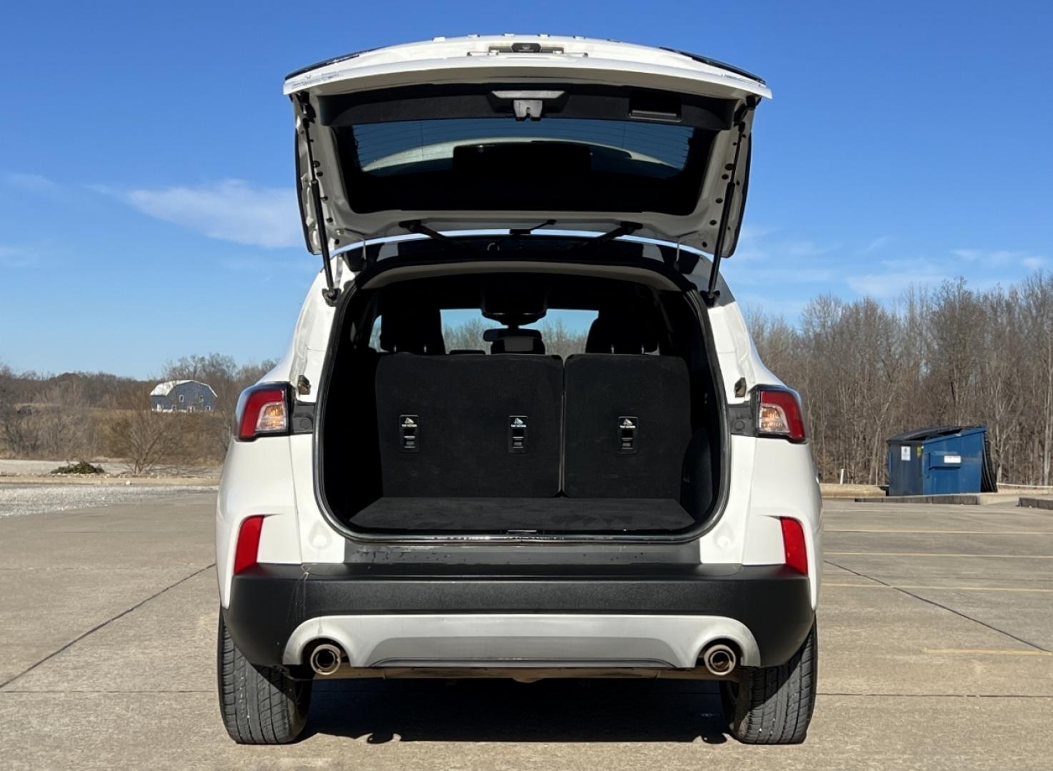 2020 WHITE /Tan Cloth FORD ESCAPE SE (1FMCU0G66LU) with an 1.5L 3 Cyl. engine, Automatic transmission, located at 2990 Old Orchard Rd., Jackson, MO, 63755, 37.354214, -89.612106 - 2020 Ford Escape SE Local 1-Owner 75xxx miles Front Wheel Drive 1.5L 3 Cyl. Automatic Navigation Backup Camera Heated Seats Power Driver Seat Bluetooth Cruise Power Windows/Locks/Mirrors We have financing available and we accept trades! Fill out a credit application on our website or co - Photo#19