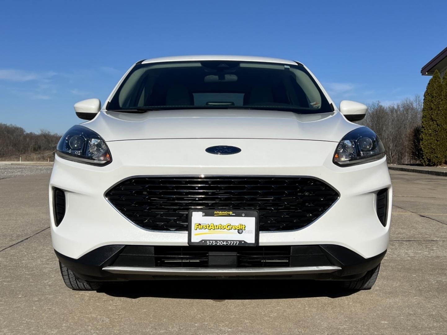 2020 WHITE /Tan Cloth FORD ESCAPE SE (1FMCU0G66LU) with an 1.5L 3 Cyl. engine, Automatic transmission, located at 2990 Old Orchard Rd., Jackson, MO, 63755, 37.354214, -89.612106 - 2020 Ford Escape SE Local 1-Owner 75xxx miles Front Wheel Drive 1.5L 3 Cyl. Automatic Navigation Backup Camera Heated Seats Power Driver Seat Bluetooth Cruise Power Windows/Locks/Mirrors We have financing available and we accept trades! Fill out a credit application on our website or co - Photo#12