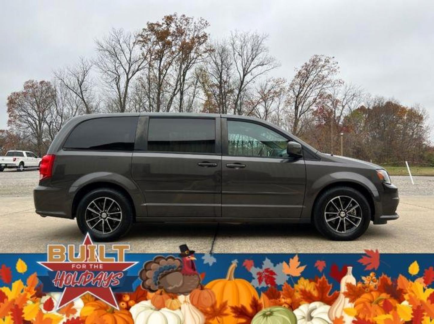 2016 GRAY /Black DODGE GRAND CARAVAN R/T (2C4RDGEG1GR) with an 3.6L engine, Automatic transmission, located at 2990 Old Orchard Rd., Jackson, MO, 63755, 37.354214, -89.612106 - Photo#7