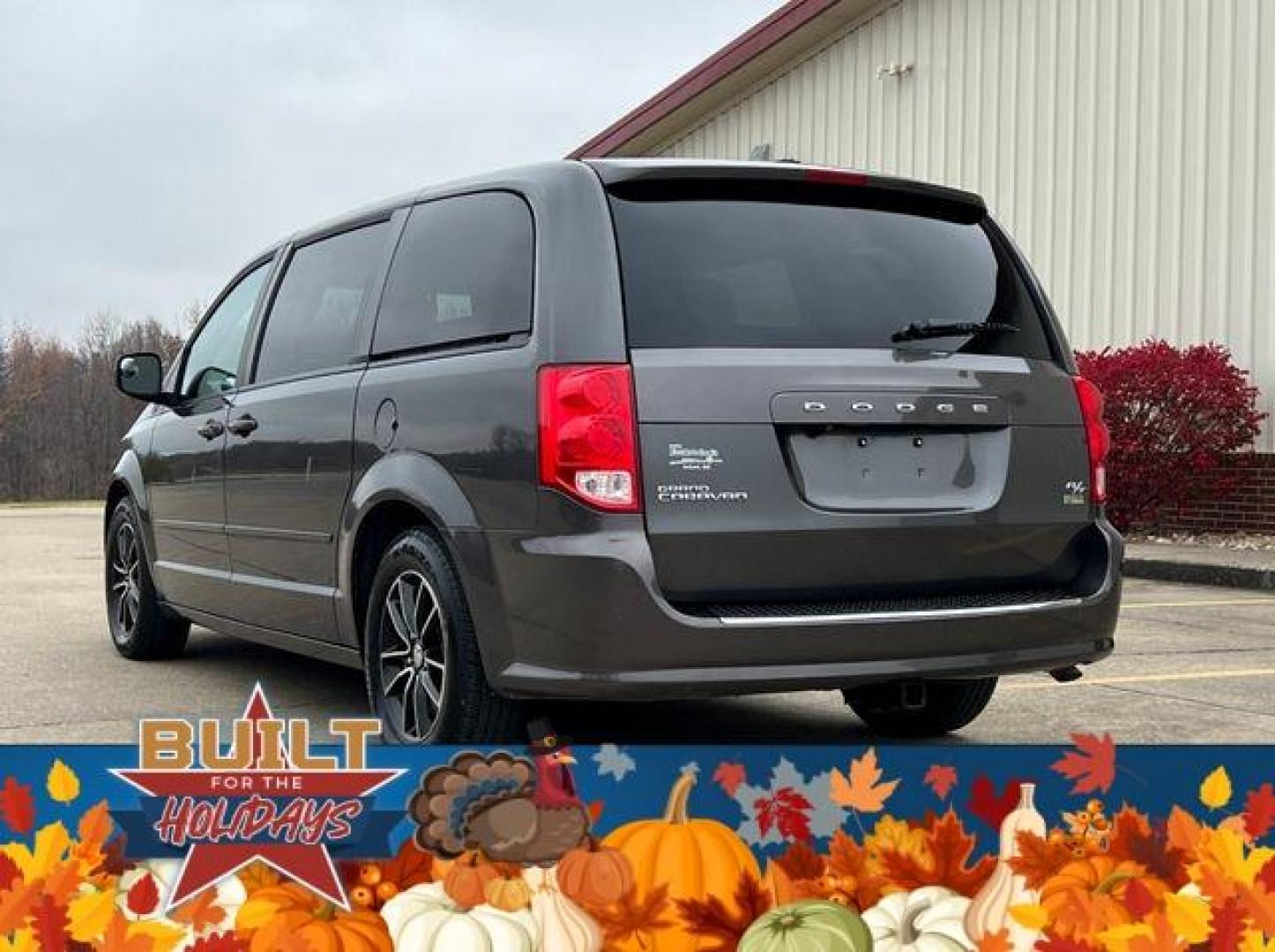 2016 GRAY /Black DODGE GRAND CARAVAN R/T (2C4RDGEG1GR) with an 3.6L engine, Automatic transmission, located at 2990 Old Orchard Rd., Jackson, MO, 63755, 37.354214, -89.612106 - Photo#9