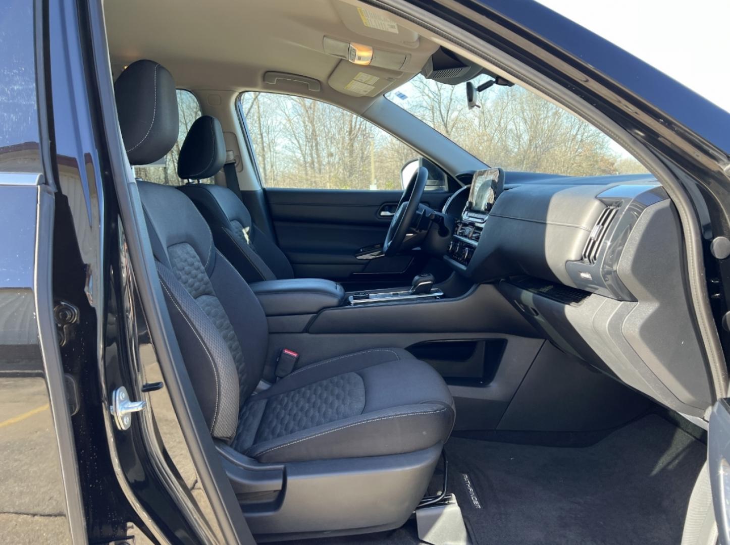 2022 BLACK /Black Cloth NISSAN PATHFINDER S (5N1DR3AC1NC) with an 3.5L engine, Automatic transmission, located at 2990 Old Orchard Rd., Jackson, MO, 63755, 37.354214, -89.612106 - Photo#13