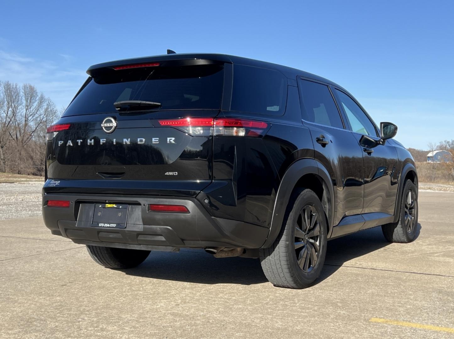 2022 BLACK /Black Cloth NISSAN PATHFINDER S (5N1DR3AC1NC) with an 3.5L engine, Automatic transmission, located at 2990 Old Orchard Rd., Jackson, MO, 63755, 37.354214, -89.612106 - Photo#6