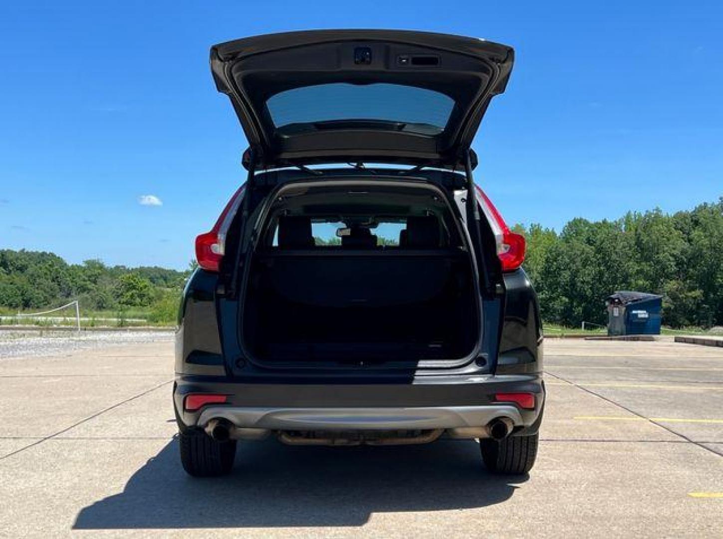 2017 GREEN /Black HONDA CR-V TOURING (5J6RW1H98HL) with an 1.5L engine, Continuously Variable transmission, located at 2990 Old Orchard Rd., Jackson, MO, 63755, 37.354214, -89.612106 - Photo#46