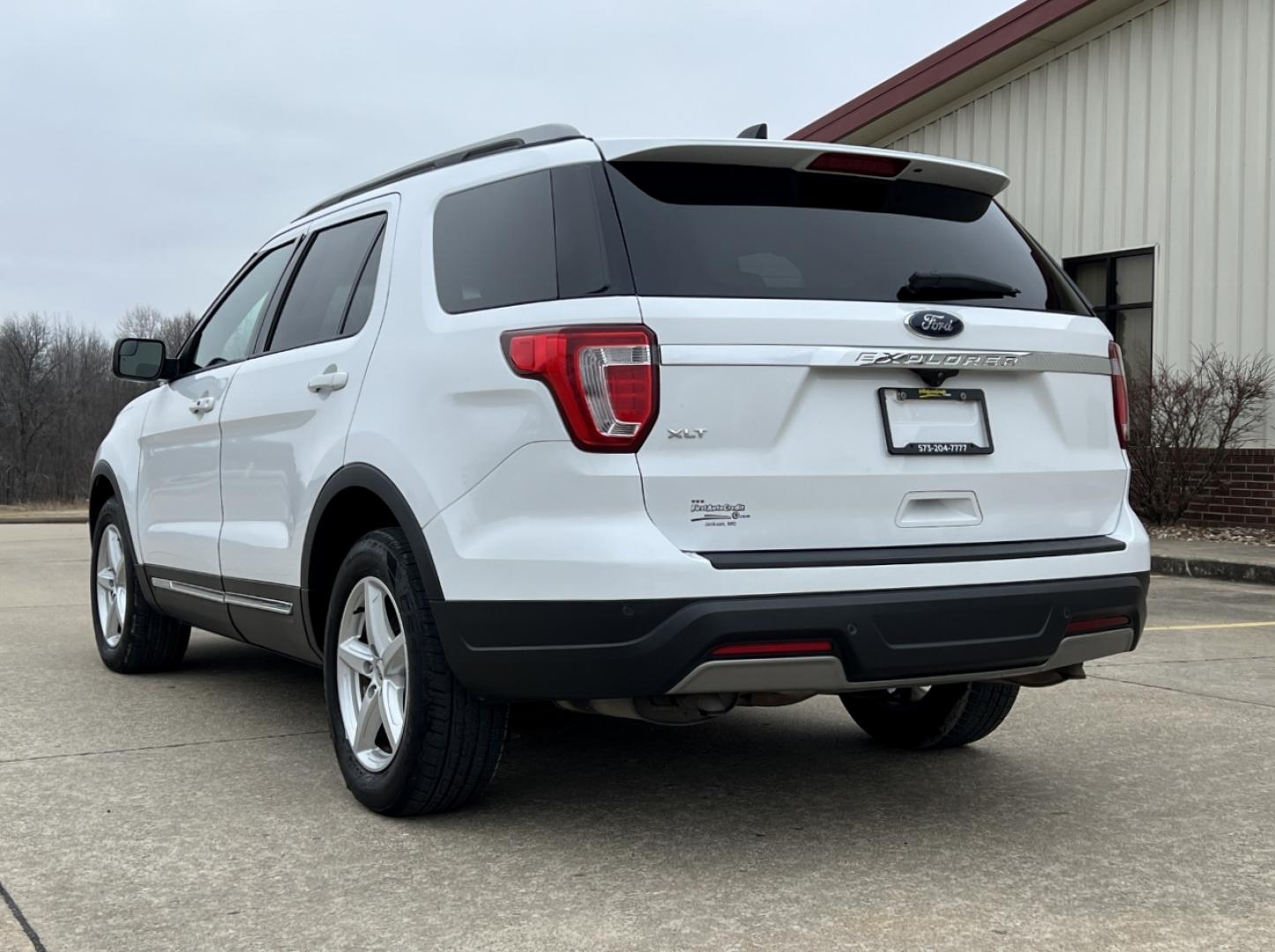 2019 WHITE /Gray Cloth FORD EXPLORER XLT (1FM5K7D86KG) with an 3.5L V6 engine, Automatic transmission, located at 2990 Old Orchard Rd., Jackson, MO, 63755, 37.354214, -89.612106 - 2019 Ford Explorer XLT 1-Owner 113xxx miles Front Wheel Drive 3.5L V6 Automatic 3rd Row Backup Camera Power Seats Bluetooth Cruise Power Windows/Locks/Mirrors We have financing available and we accept trades! Fill out a credit application on our website or come by today! If you have any - Photo#8