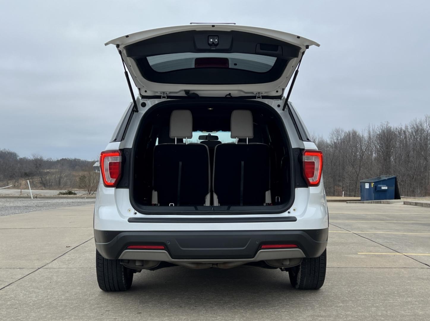 2019 WHITE /Gray Cloth FORD EXPLORER XLT (1FM5K7D86KG) with an 3.5L V6 engine, Automatic transmission, located at 2990 Old Orchard Rd., Jackson, MO, 63755, 37.354214, -89.612106 - 2019 Ford Explorer XLT 1-Owner 113xxx miles Front Wheel Drive 3.5L V6 Automatic 3rd Row Backup Camera Power Seats Bluetooth Cruise Power Windows/Locks/Mirrors We have financing available and we accept trades! Fill out a credit application on our website or come by today! If you have any - Photo#18