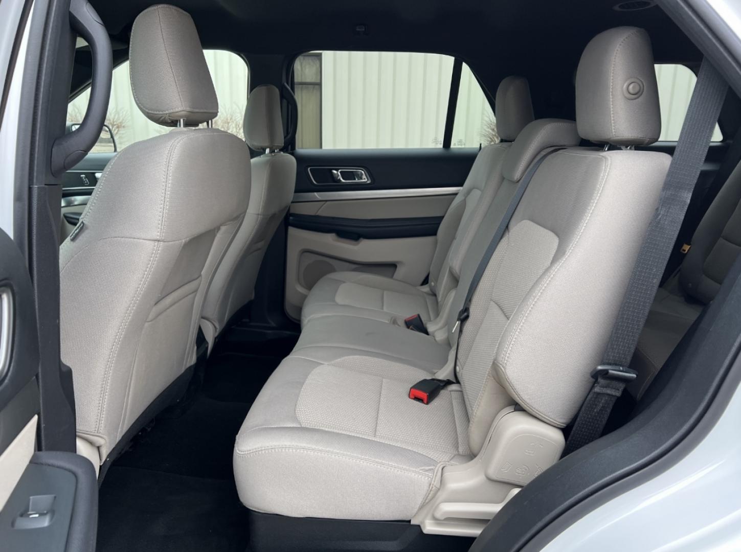 2019 WHITE /Gray Cloth FORD EXPLORER XLT (1FM5K7D86KG) with an 3.5L V6 engine, Automatic transmission, located at 2990 Old Orchard Rd., Jackson, MO, 63755, 37.354214, -89.612106 - 2019 Ford Explorer XLT 1-Owner 113xxx miles Front Wheel Drive 3.5L V6 Automatic 3rd Row Backup Camera Power Seats Bluetooth Cruise Power Windows/Locks/Mirrors We have financing available and we accept trades! Fill out a credit application on our website or come by today! If you have any - Photo#15