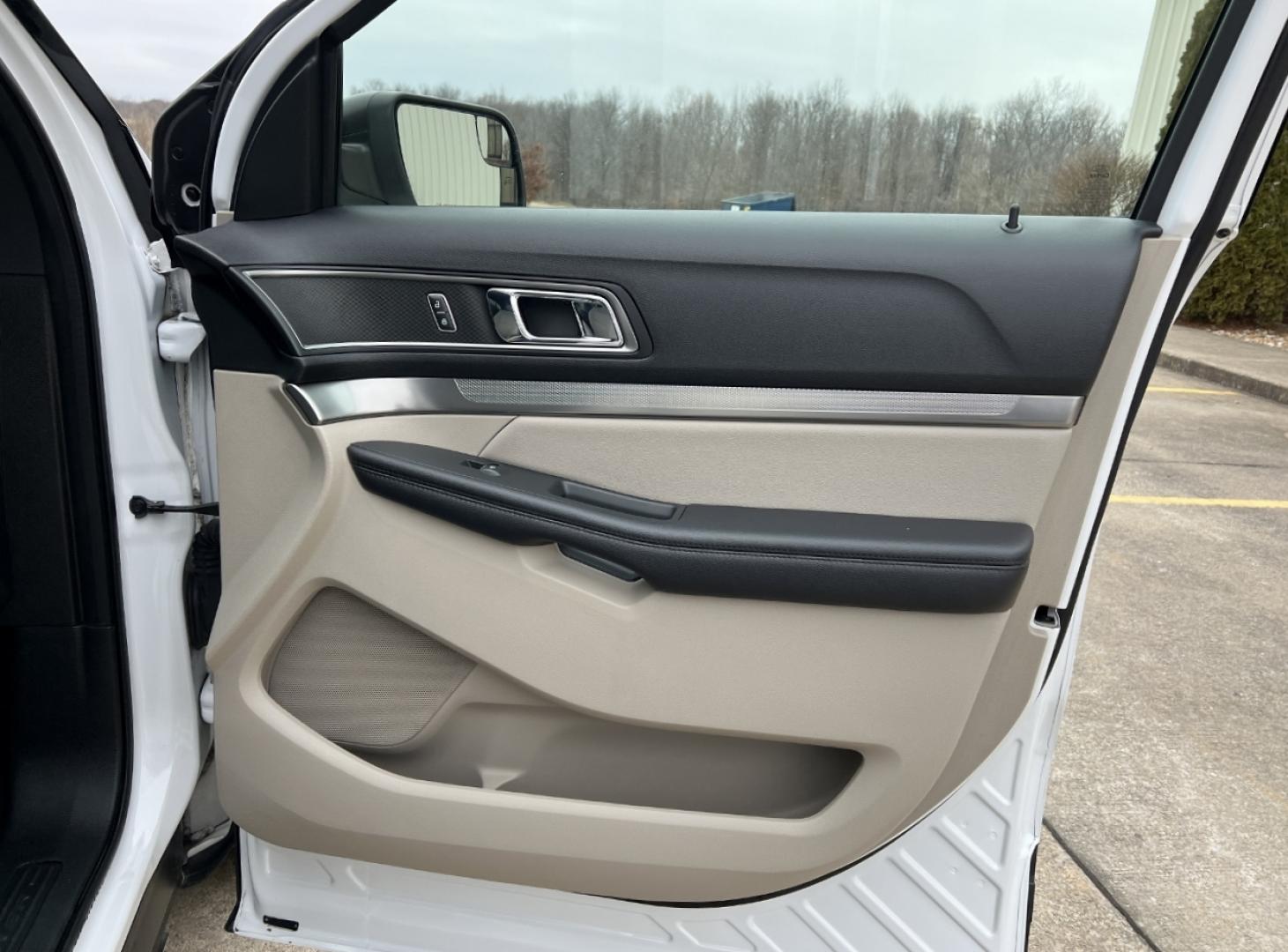 2019 WHITE /Gray Cloth FORD EXPLORER XLT (1FM5K7D86KG) with an 3.5L V6 engine, Automatic transmission, located at 2990 Old Orchard Rd., Jackson, MO, 63755, 37.354214, -89.612106 - 2019 Ford Explorer XLT 1-Owner 113xxx miles Front Wheel Drive 3.5L V6 Automatic 3rd Row Backup Camera Power Seats Bluetooth Cruise Power Windows/Locks/Mirrors We have financing available and we accept trades! Fill out a credit application on our website or come by today! If you have any - Photo#13