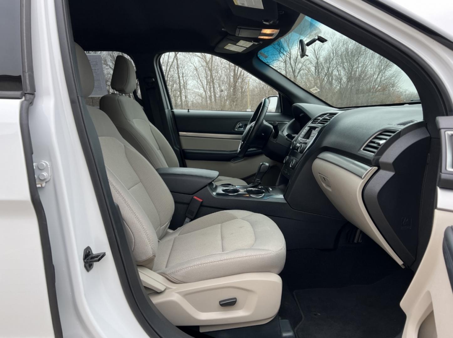 2019 WHITE /Gray Cloth FORD EXPLORER XLT (1FM5K7D86KG) with an 3.5L V6 engine, Automatic transmission, located at 2990 Old Orchard Rd., Jackson, MO, 63755, 37.354214, -89.612106 - 2019 Ford Explorer XLT 1-Owner 113xxx miles Front Wheel Drive 3.5L V6 Automatic 3rd Row Backup Camera Power Seats Bluetooth Cruise Power Windows/Locks/Mirrors We have financing available and we accept trades! Fill out a credit application on our website or come by today! If you have any - Photo#14