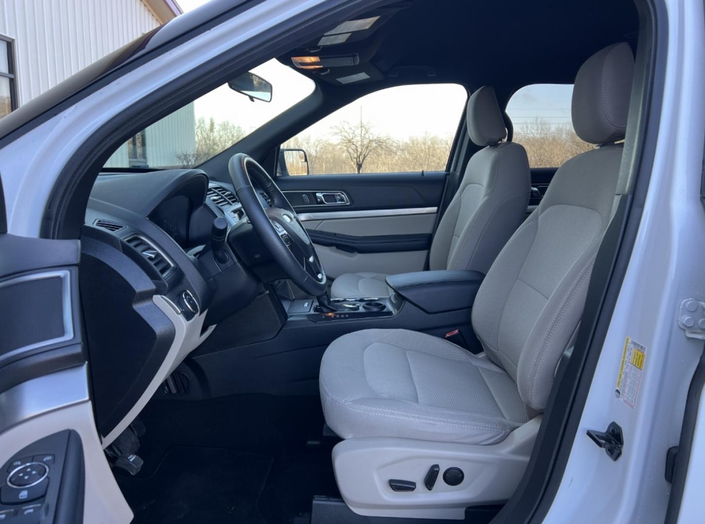 2019 WHITE /Tan Cloth FORD EXPLORER XLT (1FM5K7D84KG) with an 3.5L V6 engine, Automatic transmission, located at 2990 Old Orchard Rd., Jackson, MO, 63755, 37.354214, -89.612106 - 2019 Ford Explorer XLT 1-Owner 129xxx miles Front Wheel Drive 3.5L V6 Automatic 3rd Row Backup Camera Power Seats Bluetooth Cruise Power Windows/Locks/Mirrors We have financing available and we accept trades! Fill out a credit application on our website or come by today! If you have any - Photo#12