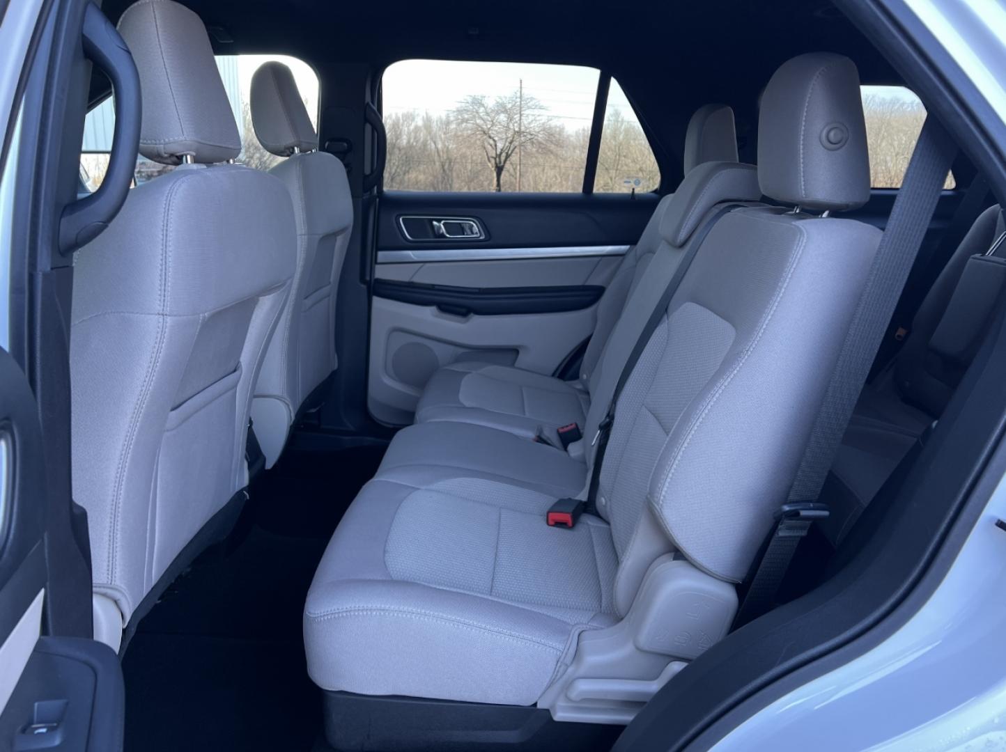 2019 WHITE /Tan Cloth FORD EXPLORER XLT (1FM5K7D84KG) with an 3.5L V6 engine, Automatic transmission, located at 2990 Old Orchard Rd., Jackson, MO, 63755, 37.354214, -89.612106 - 2019 Ford Explorer XLT 1-Owner 129xxx miles Front Wheel Drive 3.5L V6 Automatic 3rd Row Backup Camera Power Seats Bluetooth Cruise Power Windows/Locks/Mirrors We have financing available and we accept trades! Fill out a credit application on our website or come by today! If you have any - Photo#15