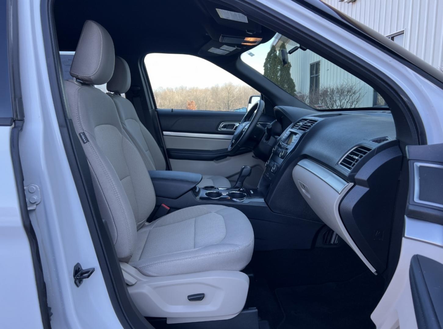 2019 WHITE /Tan Cloth FORD EXPLORER XLT (1FM5K7D84KG) with an 3.5L V6 engine, Automatic transmission, located at 2990 Old Orchard Rd., Jackson, MO, 63755, 37.354214, -89.612106 - 2019 Ford Explorer XLT 1-Owner 129xxx miles Front Wheel Drive 3.5L V6 Automatic 3rd Row Backup Camera Power Seats Bluetooth Cruise Power Windows/Locks/Mirrors We have financing available and we accept trades! Fill out a credit application on our website or come by today! If you have any - Photo#14