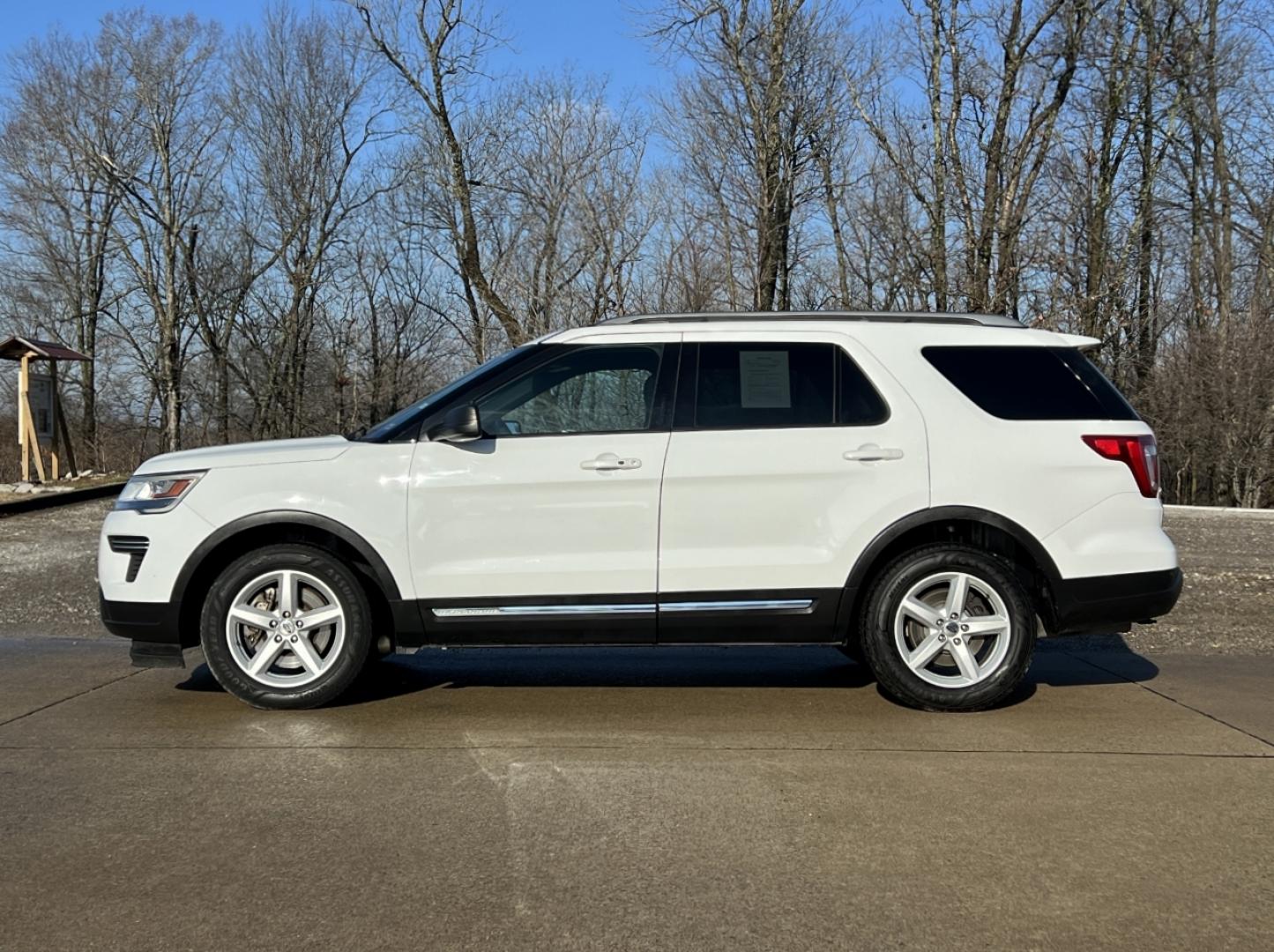 2019 WHITE /Tan Cloth FORD EXPLORER XLT (1FM5K7D84KG) with an 3.5L V6 engine, Automatic transmission, located at 2990 Old Orchard Rd., Jackson, MO, 63755, 37.354214, -89.612106 - 2019 Ford Explorer XLT 1-Owner 129xxx miles Front Wheel Drive 3.5L V6 Automatic 3rd Row Backup Camera Power Seats Bluetooth Cruise Power Windows/Locks/Mirrors We have financing available and we accept trades! Fill out a credit application on our website or come by today! If you have any - Photo#5