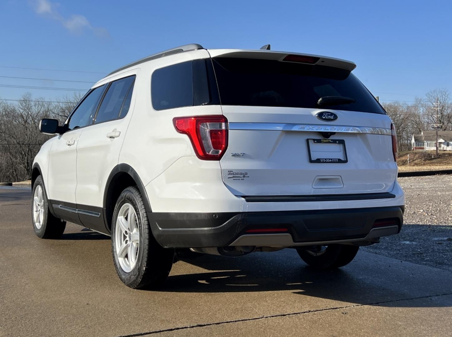 2019 WHITE /Tan Cloth FORD EXPLORER XLT (1FM5K7D84KG) with an 3.5L V6 engine, Automatic transmission, located at 2990 Old Orchard Rd., Jackson, MO, 63755, 37.354214, -89.612106 - 2019 Ford Explorer XLT 1-Owner 129xxx miles Front Wheel Drive 3.5L V6 Automatic 3rd Row Backup Camera Power Seats Bluetooth Cruise Power Windows/Locks/Mirrors We have financing available and we accept trades! Fill out a credit application on our website or come by today! If you have any - Photo#8