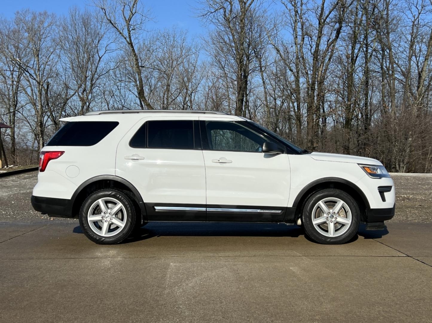 2019 WHITE /Tan Cloth FORD EXPLORER XLT (1FM5K7D84KG) with an 3.5L V6 engine, Automatic transmission, located at 2990 Old Orchard Rd., Jackson, MO, 63755, 37.354214, -89.612106 - 2019 Ford Explorer XLT 1-Owner 129xxx miles Front Wheel Drive 3.5L V6 Automatic 3rd Row Backup Camera Power Seats Bluetooth Cruise Power Windows/Locks/Mirrors We have financing available and we accept trades! Fill out a credit application on our website or come by today! If you have any - Photo#6