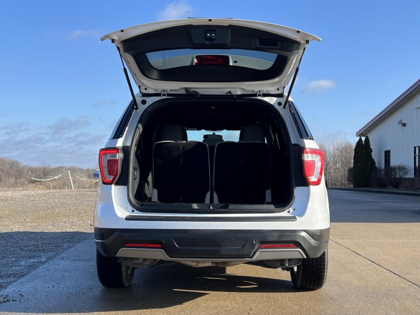 2019 WHITE /Tan Cloth FORD EXPLORER XLT (1FM5K7D84KG) with an 3.5L V6 engine, Automatic transmission, located at 2990 Old Orchard Rd., Jackson, MO, 63755, 37.354214, -89.612106 - 2019 Ford Explorer XLT 1-Owner 129xxx miles Front Wheel Drive 3.5L V6 Automatic 3rd Row Backup Camera Power Seats Bluetooth Cruise Power Windows/Locks/Mirrors We have financing available and we accept trades! Fill out a credit application on our website or come by today! If you have any - Photo#18