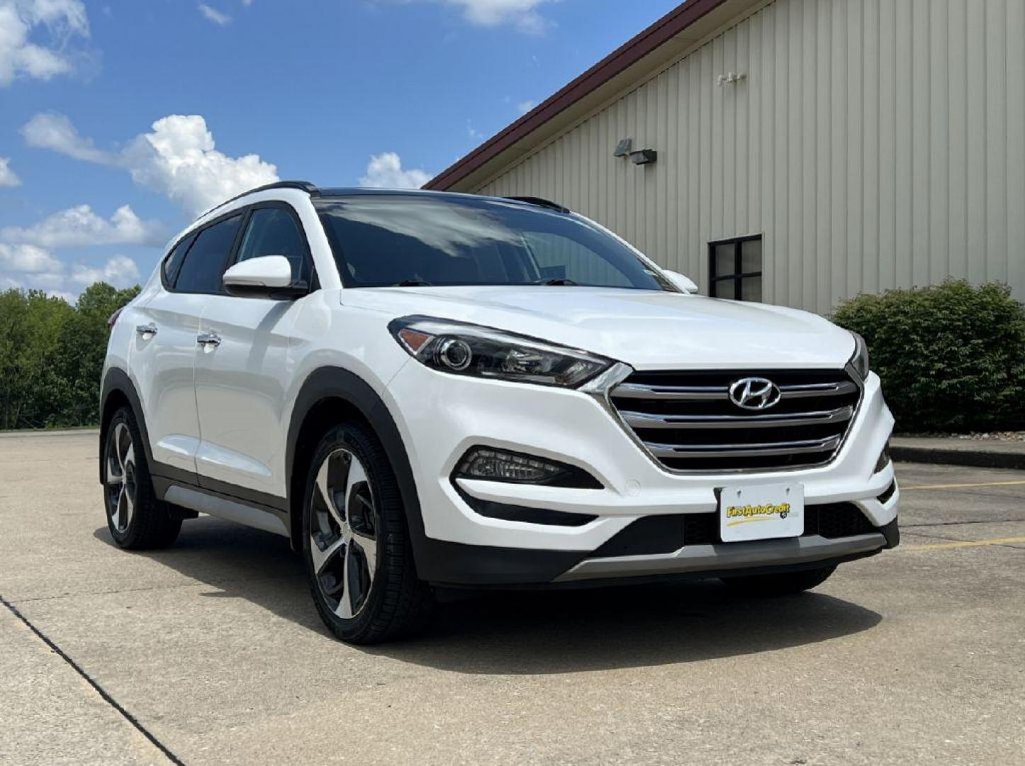 2017 WHITE /Tan HYUNDAI TUCSON LIMITED (KM8J3CA26HU) with an 1.6L engine, Automatic transmission, located at 2990 Old Orchard Rd., Jackson, MO, 63755, 37.354214, -89.612106 - Photo#0