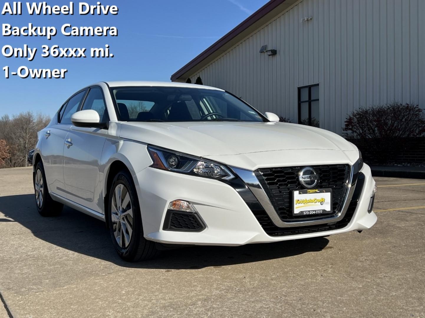 2020 WHITE /Black Cloth NISSAN ALTIMA S (1N4BL4BW4LC) with an 2.5L engine, Continuously Variable transmission, located at 2990 Old Orchard Rd., Jackson, MO, 63755, 37.354214, -89.612106 - Photo#0