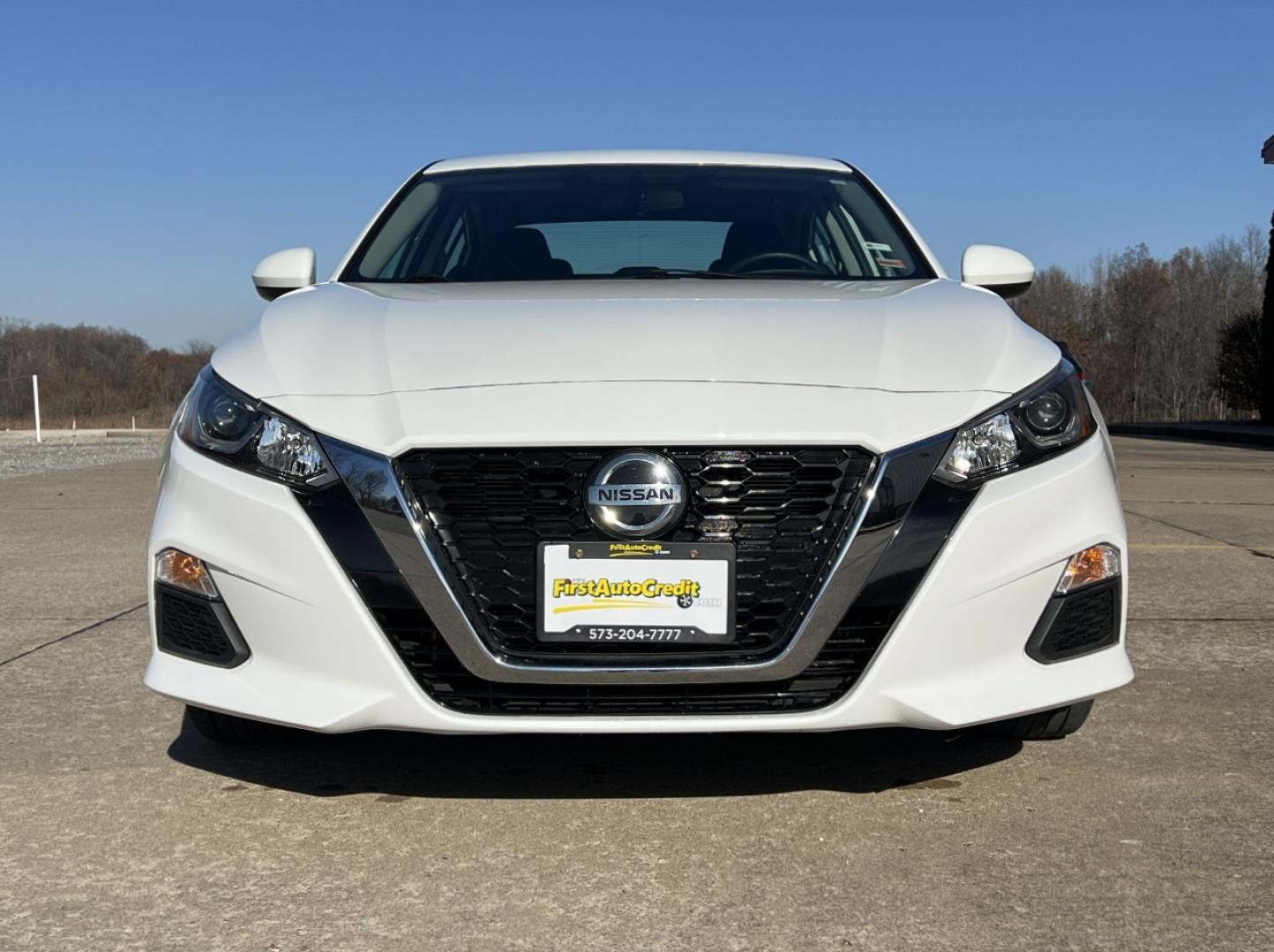 2020 WHITE /Black Cloth NISSAN ALTIMA S (1N4BL4BW4LC) with an 2.5L engine, Continuously Variable transmission, located at 2990 Old Orchard Rd., Jackson, MO, 63755, 37.354214, -89.612106 - Photo#11