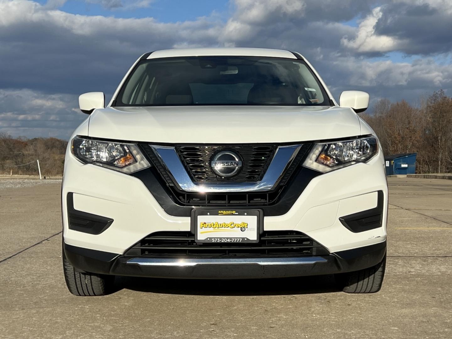 2020 WHITE /Black Cloth NISSAN ROGUE S (KNMAT2MV4LP) with an 2.5L engine, Continuously Variable transmission, located at 2990 Old Orchard Rd., Jackson, MO, 63755, 37.354214, -89.612106 - Photo#10