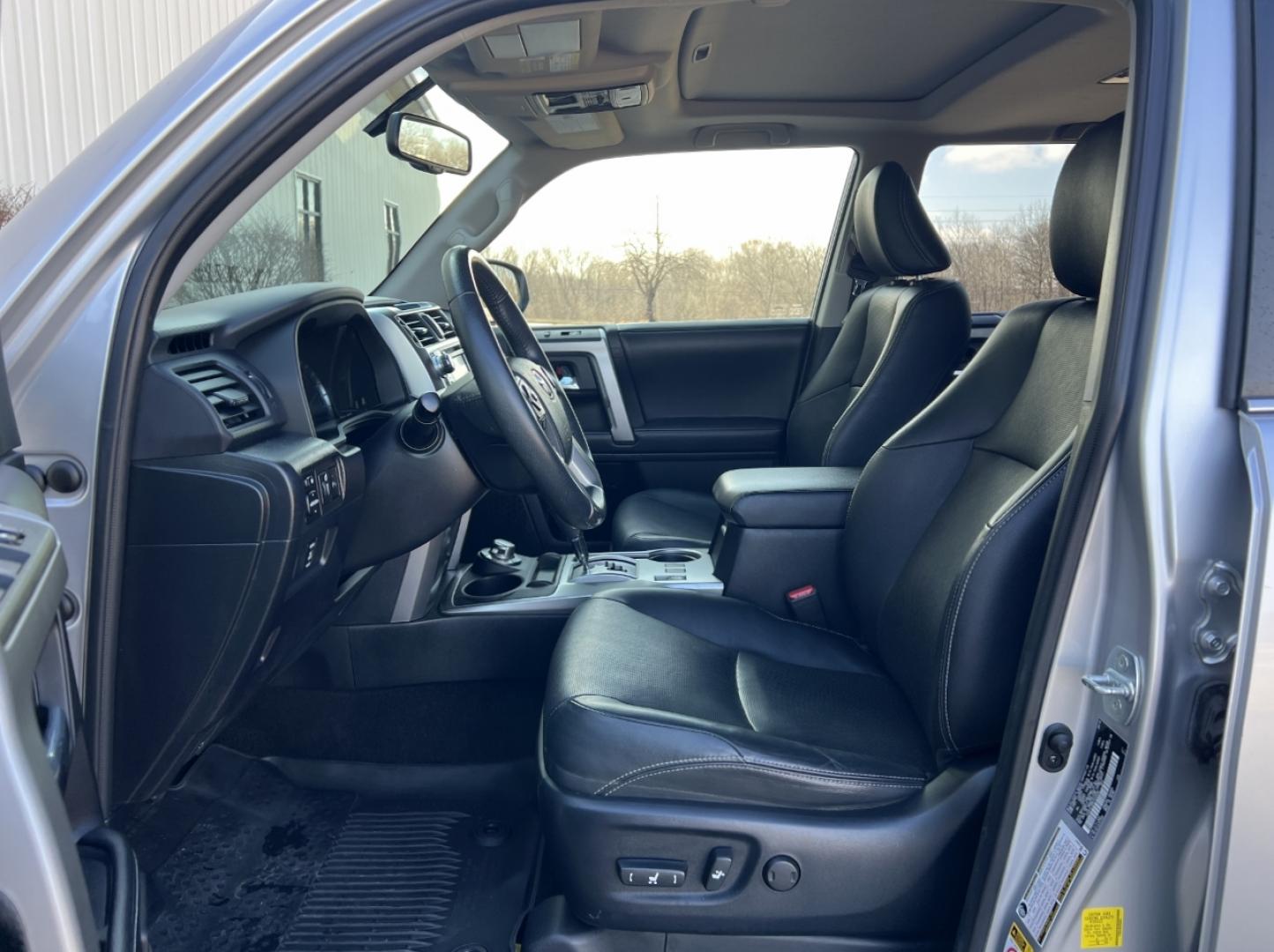 2019 SILVER /Black Leather TOYOTA 4RUNNER LIMITED (JTEBU5JR8K5) with an 4.0L engine, Automatic transmission, located at 2990 Old Orchard Rd., Jackson, MO, 63755, 37.354214, -89.612106 - Photo#16