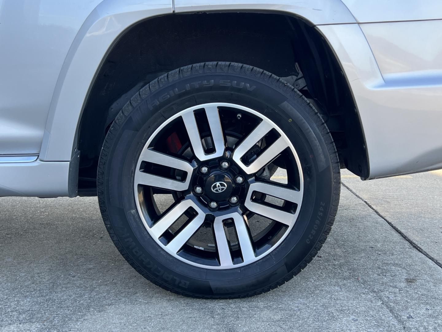 2019 SILVER /Black Leather TOYOTA 4RUNNER LIMITED (JTEBU5JR8K5) with an 4.0L engine, Automatic transmission, located at 2990 Old Orchard Rd., Jackson, MO, 63755, 37.354214, -89.612106 - Photo#39