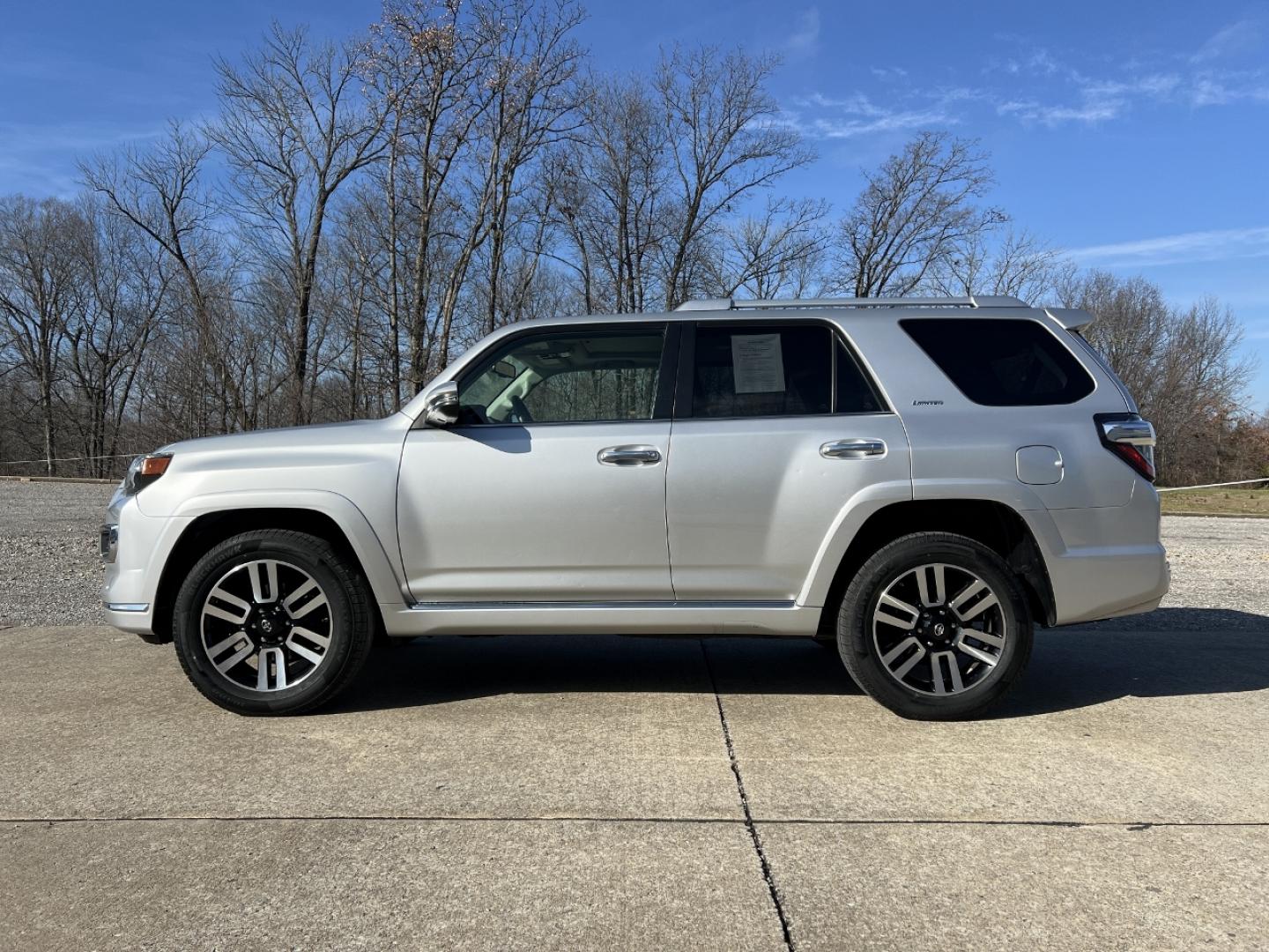 2019 SILVER /Black Leather TOYOTA 4RUNNER LIMITED (JTEBU5JR8K5) with an 4.0L engine, Automatic transmission, located at 2990 Old Orchard Rd., Jackson, MO, 63755, 37.354214, -89.612106 - Photo#9