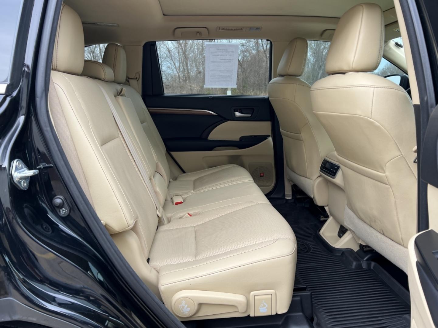 2017 BLACK /Tan Leather TOYOTA HIGHLANDER LIMITED (5TDDZRFH3HS) with an 3.5L engine, Automatic transmission, located at 2990 Old Orchard Rd., Jackson, MO, 63755, 37.354214, -89.612106 - Photo#22