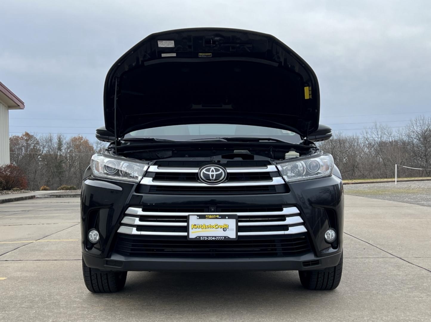 2017 BLACK /Tan Leather TOYOTA HIGHLANDER LIMITED (5TDDZRFH3HS) with an 3.5L engine, Automatic transmission, located at 2990 Old Orchard Rd., Jackson, MO, 63755, 37.354214, -89.612106 - Photo#38