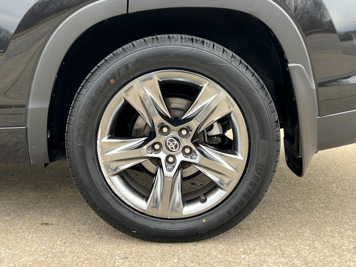 2017 BLACK /Tan Leather TOYOTA HIGHLANDER LIMITED (5TDDZRFH3HS) with an 3.5L engine, Automatic transmission, located at 2990 Old Orchard Rd., Jackson, MO, 63755, 37.354214, -89.612106 - Photo#44