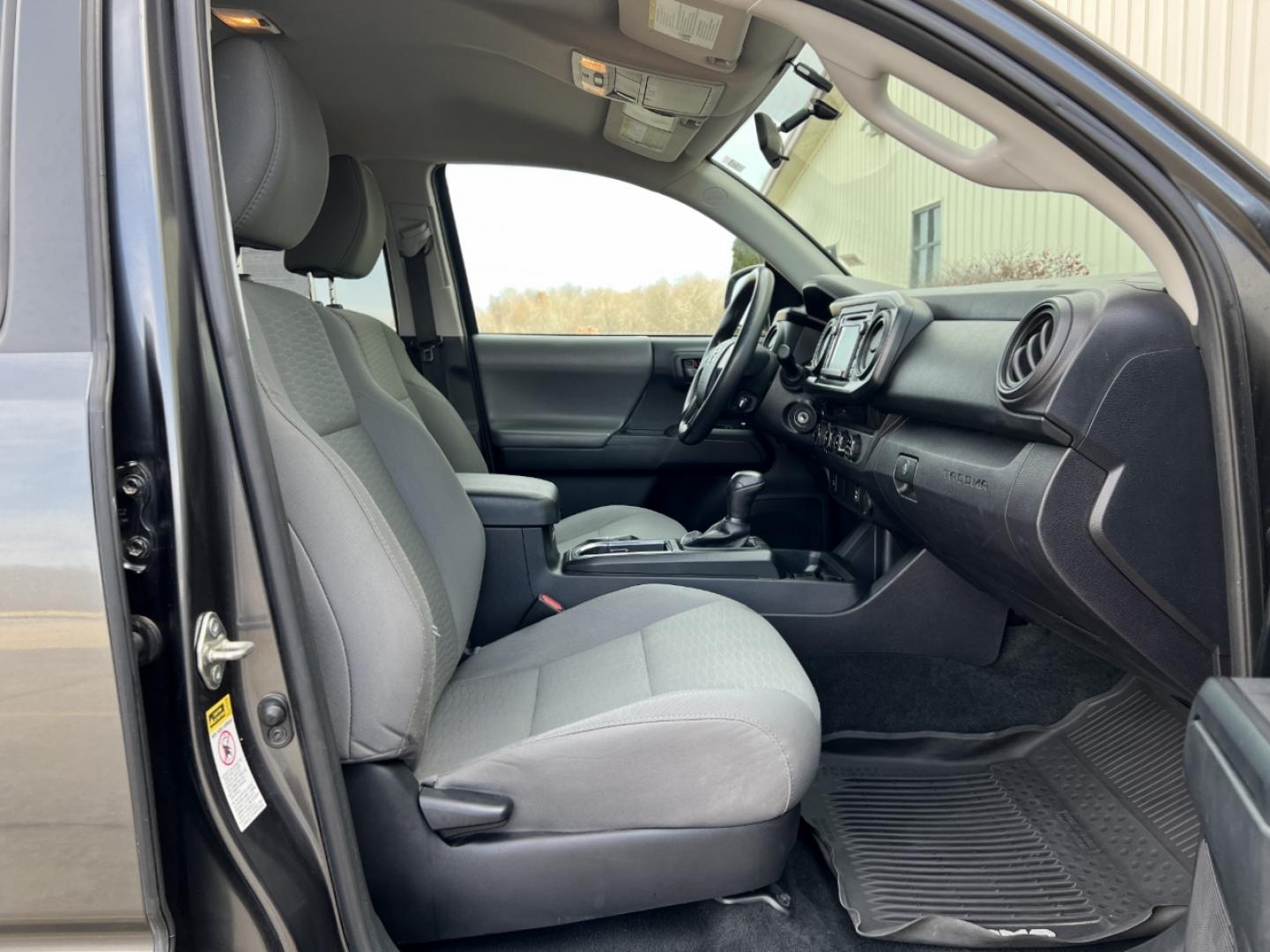 2016 GRAY /Gray Cloth TOYOTA TACOMA DOUBLE CAB (3TMCZ5AN4GM) with an 3.5L engine, Automatic transmission, located at 2990 Old Orchard Rd., Jackson, MO, 63755, 37.354214, -89.612106 - Photo#14