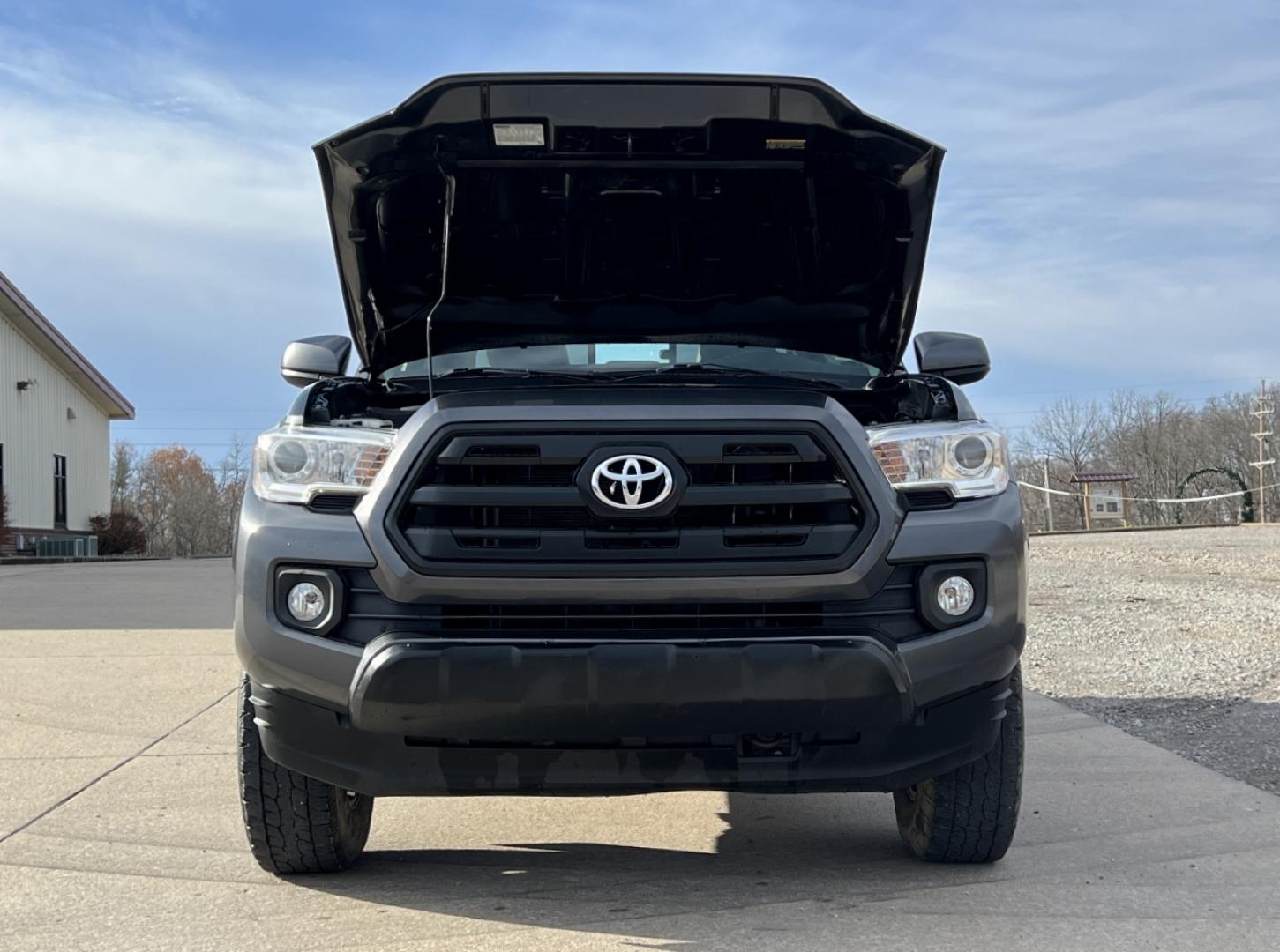 2016 GRAY /Gray Cloth TOYOTA TACOMA DOUBLE CAB (3TMCZ5AN4GM) with an 3.5L engine, Automatic transmission, located at 2990 Old Orchard Rd., Jackson, MO, 63755, 37.354214, -89.612106 - Photo#30