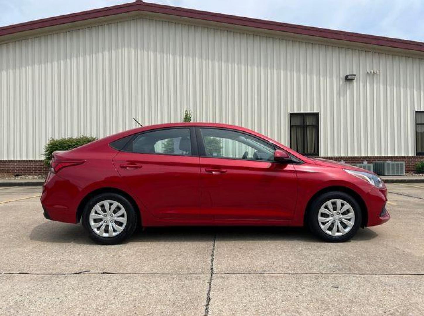 2020 RED /Black HYUNDAI ACCENT SE (3KPC24A61LE) with an 1.6L engine, Continuously Variable transmission, located at 2990 Old Orchard Rd., Jackson, MO, 63755, 37.354214, -89.612106 - Photo#4