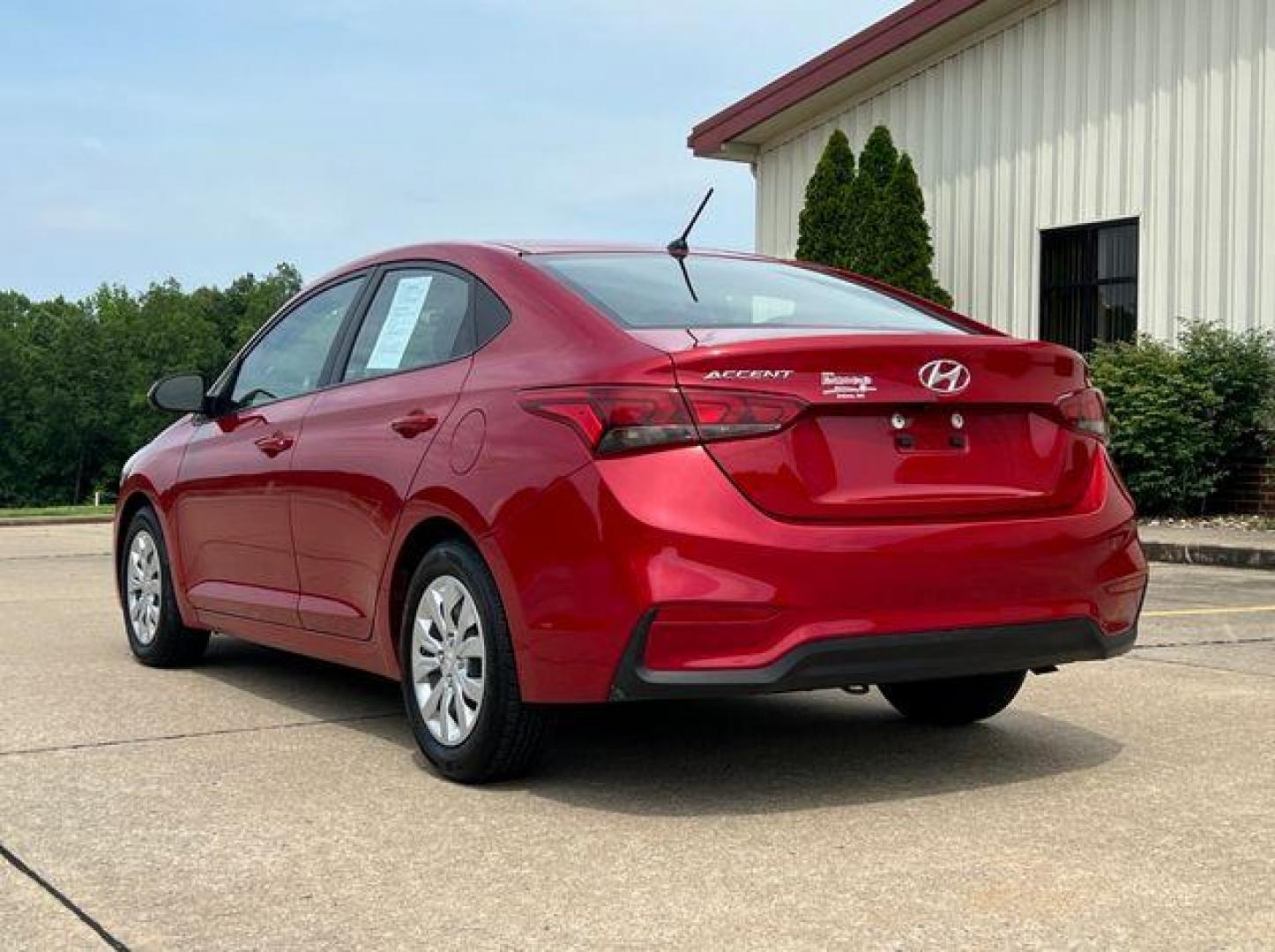 2020 RED /Black HYUNDAI ACCENT SE (3KPC24A61LE) with an 1.6L engine, Continuously Variable transmission, located at 2990 Old Orchard Rd., Jackson, MO, 63755, 37.354214, -89.612106 - Photo#6