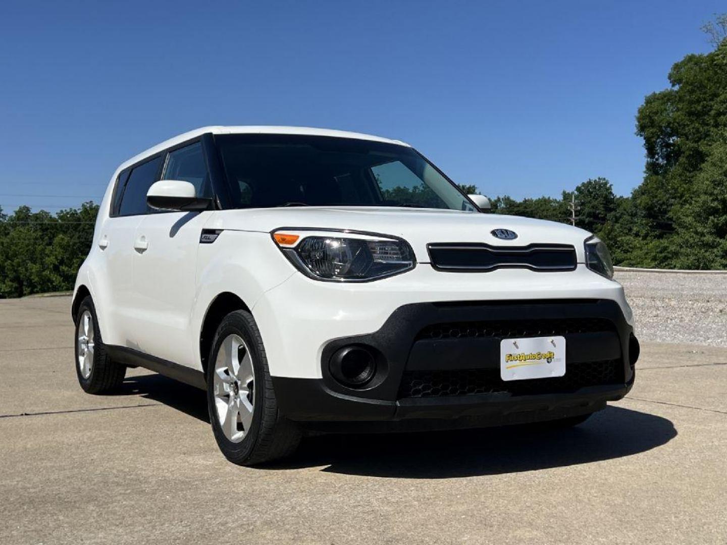 2019 WHITE KIA SOUL (KNDJN2A29K7) with an 1.6L engine, Automatic transmission, located at 2990 Old Orchard Rd., Jackson, MO, 63755, 37.354214, -89.612106 - Photo#0