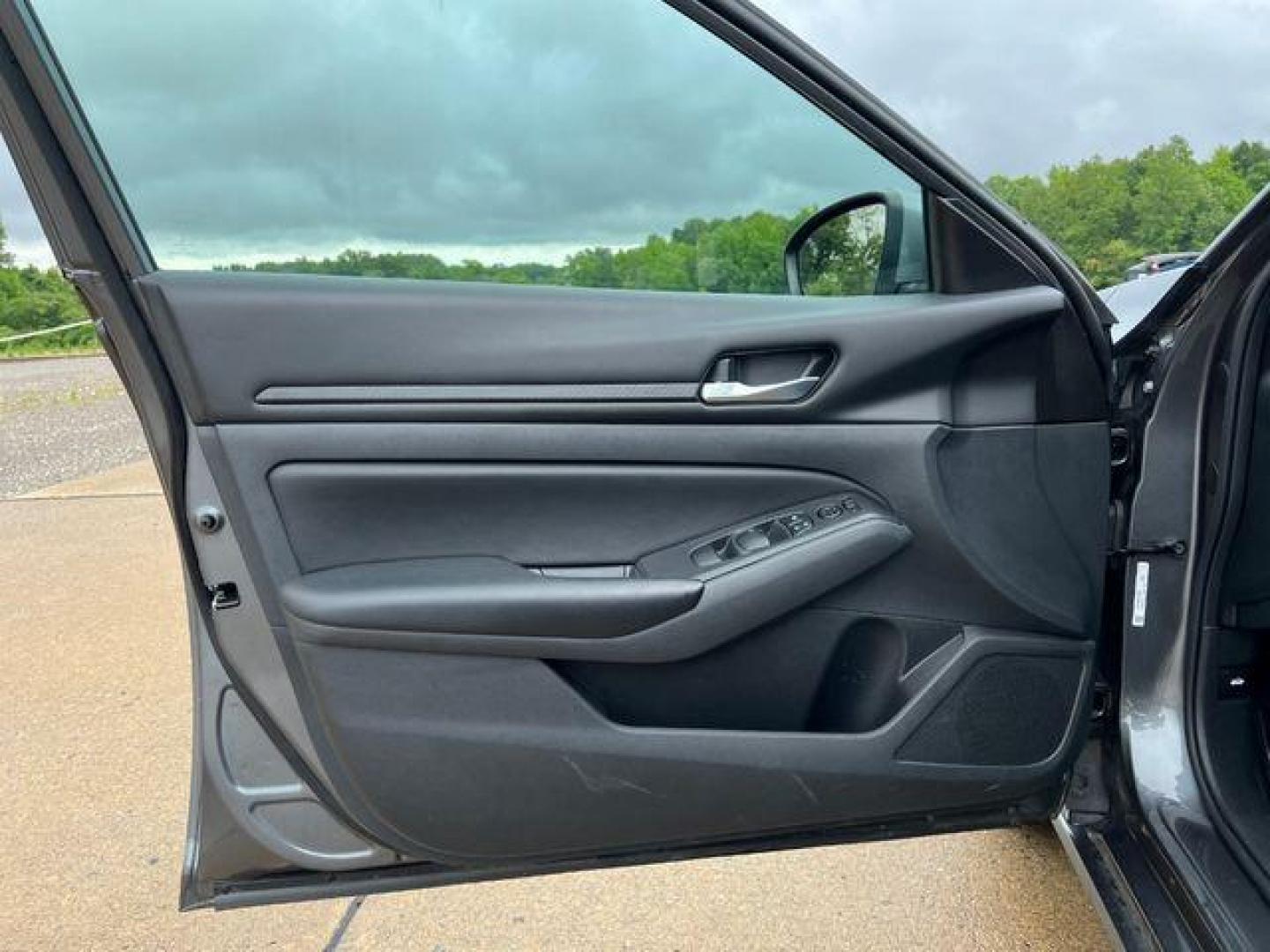 2021 GREY /Black NISSAN ALTIMA S (1N4BL4BV2MN) with an 2.5L engine, Continuously Variable transmission, located at 2990 Old Orchard Rd., Jackson, MO, 63755, 37.354214, -89.612106 - Photo#11