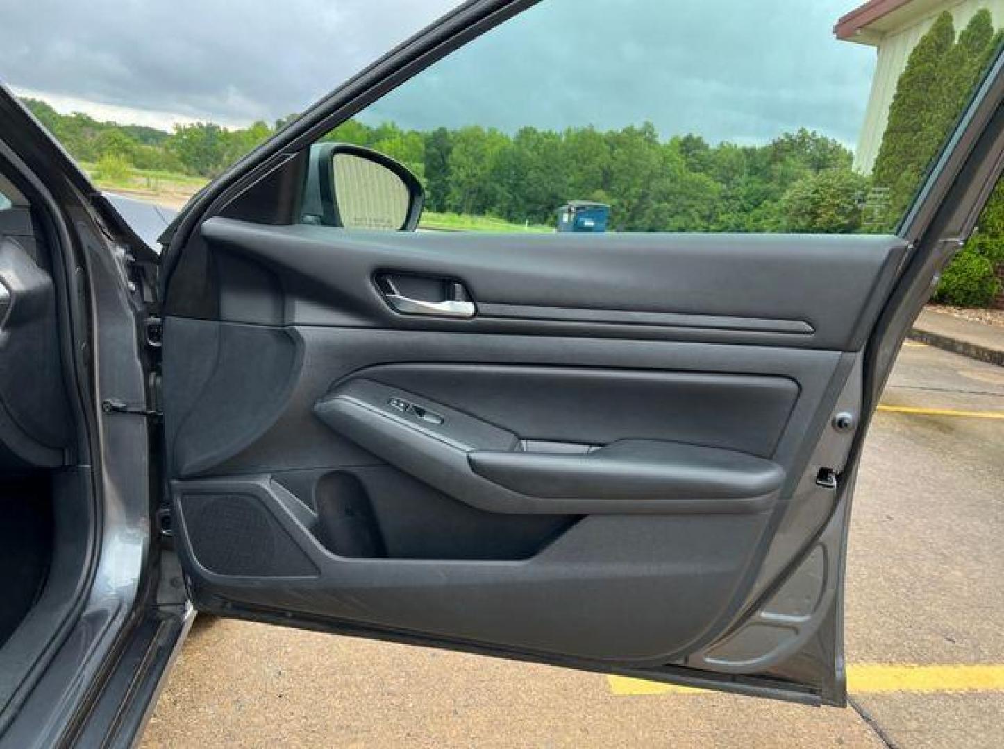 2021 GREY /Black NISSAN ALTIMA S (1N4BL4BV2MN) with an 2.5L engine, Continuously Variable transmission, located at 2990 Old Orchard Rd., Jackson, MO, 63755, 37.354214, -89.612106 - Photo#14