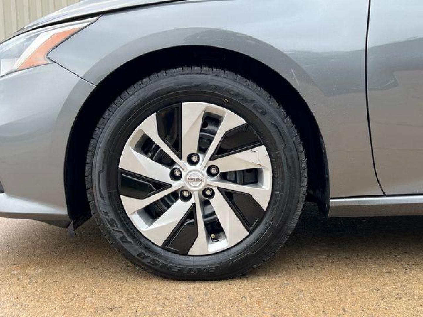 2021 GREY /Black NISSAN ALTIMA S (1N4BL4BV2MN) with an 2.5L engine, Continuously Variable transmission, located at 2990 Old Orchard Rd., Jackson, MO, 63755, 37.354214, -89.612106 - Photo#36