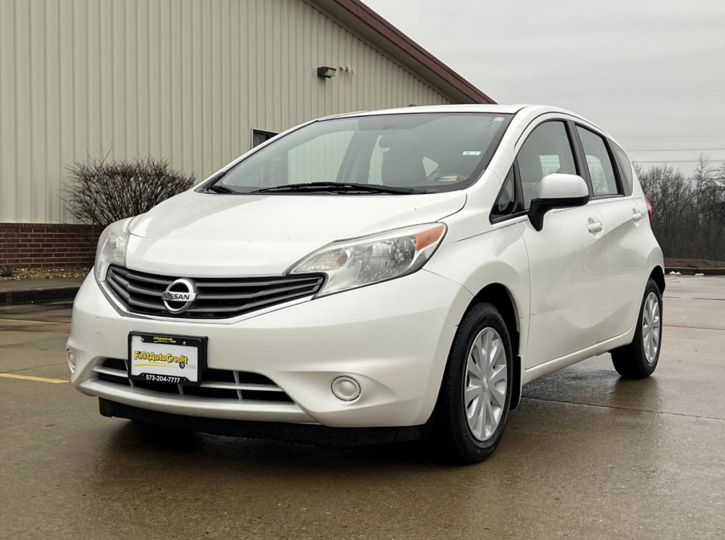 2014 WHITE /Tan Cloth Nissan Versa Note SV (3N1CE2CP3EL) with an 1.6L 4 Cyl. engine, Automatic transmission, located at 2990 Old Orchard Rd., Jackson, MO, 63755, 37.354214, -89.612106 - 2014 Nissan Versa Note SV 160xxx miles Front Wheel Drive 1.6L 4 Cyl. Automatic New Tires Cruise Power Windows/Locks/Mirrors We have financing available and we accept trades! Fill out a credit application on our website or come by today! If you have any questions, give us a call at (573) 204 - Photo#2