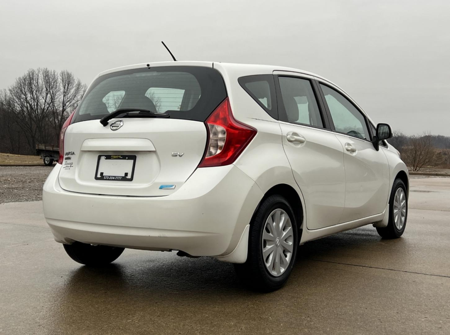 2014 WHITE /Tan Cloth Nissan Versa Note SV (3N1CE2CP3EL) with an 1.6L 4 Cyl. engine, Automatic transmission, located at 2990 Old Orchard Rd., Jackson, MO, 63755, 37.354214, -89.612106 - 2014 Nissan Versa Note SV 160xxx miles Front Wheel Drive 1.6L 4 Cyl. Automatic New Tires Cruise Power Windows/Locks/Mirrors We have financing available and we accept trades! Fill out a credit application on our website or come by today! If you have any questions, give us a call at (573) 204 - Photo#5