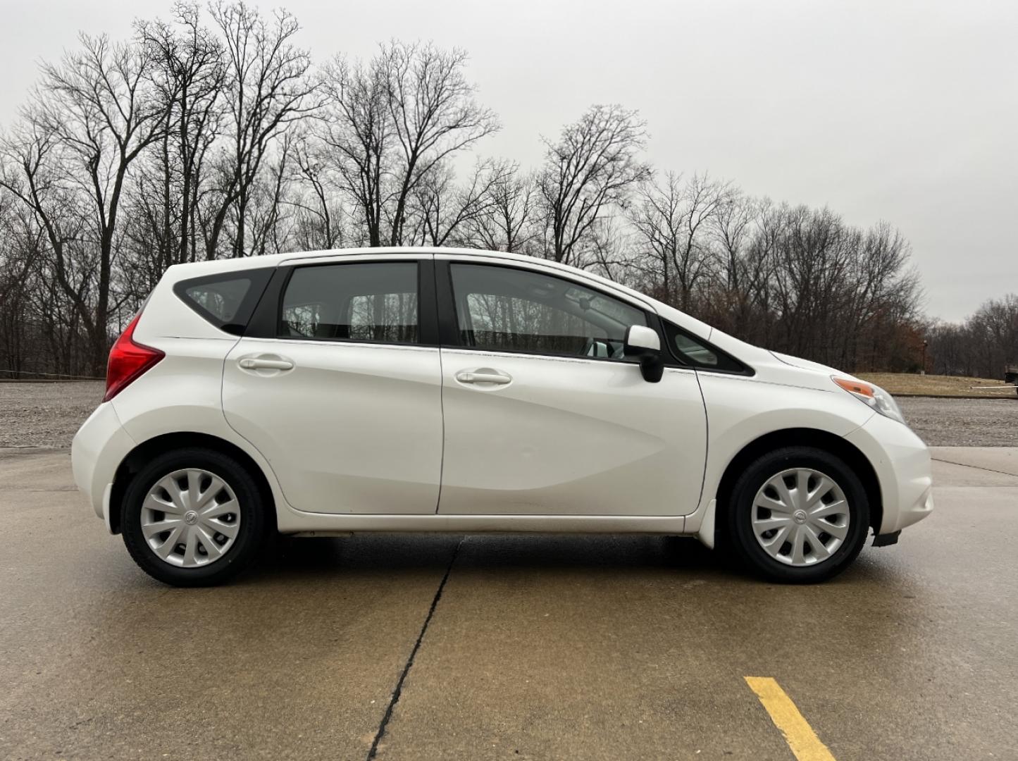 2014 WHITE /Tan Cloth Nissan Versa Note SV (3N1CE2CP3EL) with an 1.6L 4 Cyl. engine, Automatic transmission, located at 2990 Old Orchard Rd., Jackson, MO, 63755, 37.354214, -89.612106 - 2014 Nissan Versa Note SV 160xxx miles Front Wheel Drive 1.6L 4 Cyl. Automatic New Tires Cruise Power Windows/Locks/Mirrors We have financing available and we accept trades! Fill out a credit application on our website or come by today! If you have any questions, give us a call at (573) 204 - Photo#4