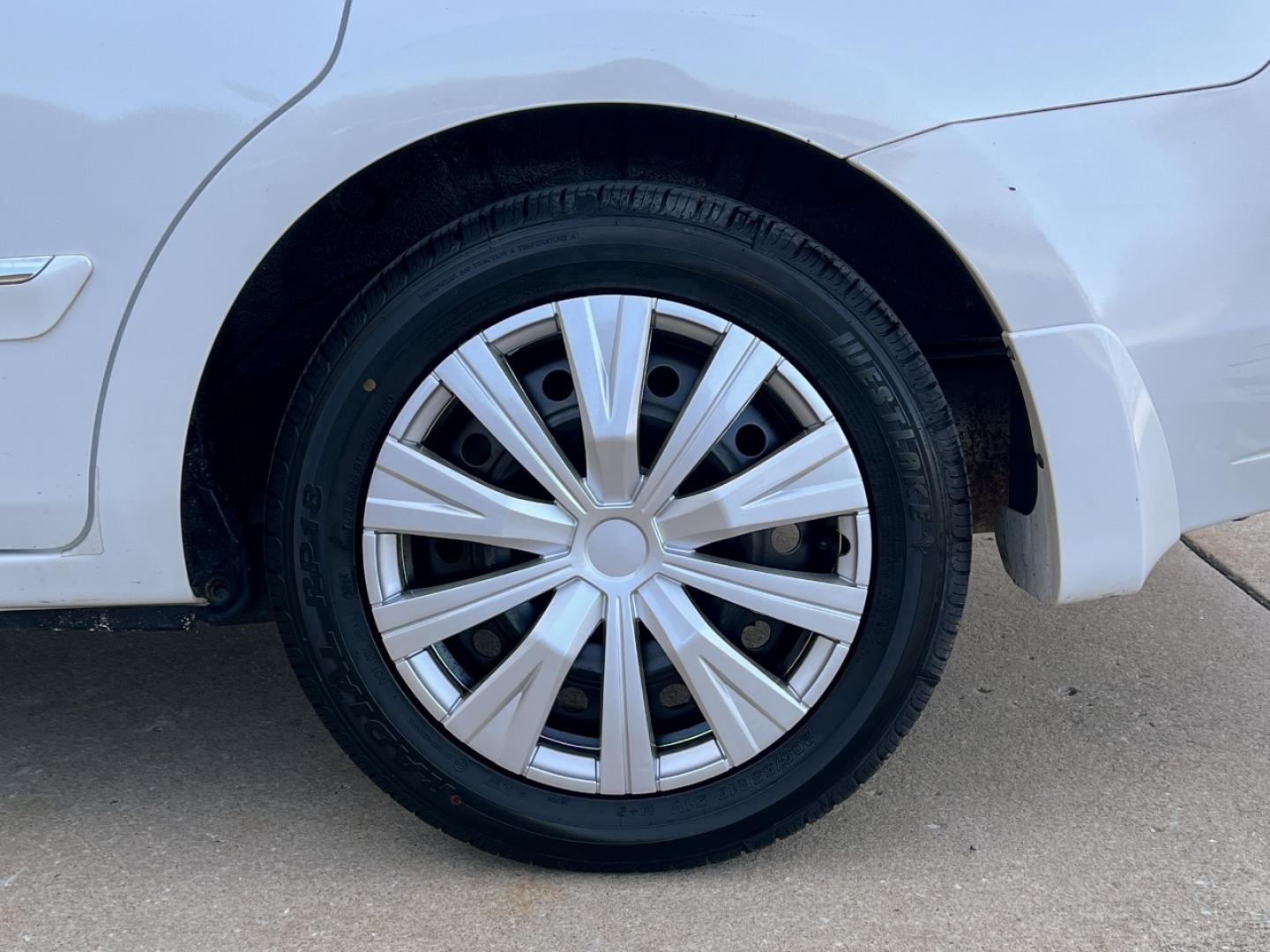 2011 WHITE /Gray Cloth NISSAN SENTRA 2.0 S (3N1AB6AP7BL) with an 2.0L 4 Cyl. engine, Continuously Variable transmission, located at 2990 Old Orchard Rd., Jackson, MO, 63755, 37.354214, -89.612106 - 2011 Nissan Sentra 2.0 S 150xxx miles Front Wheel Drive 2.0L 4 Cyl. Automatic Cruise Power Windows/Locks/Mirrors We have financing available and we accept trades! Fill out a credit application on our website or come by today! If you have any questions, give us a call at (573) 204-7777 or vis - Photo#30